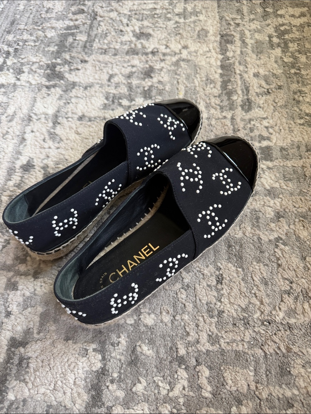 CHANEL Black Espadrille Slingback Flats with White Pearl CC Detail size 7